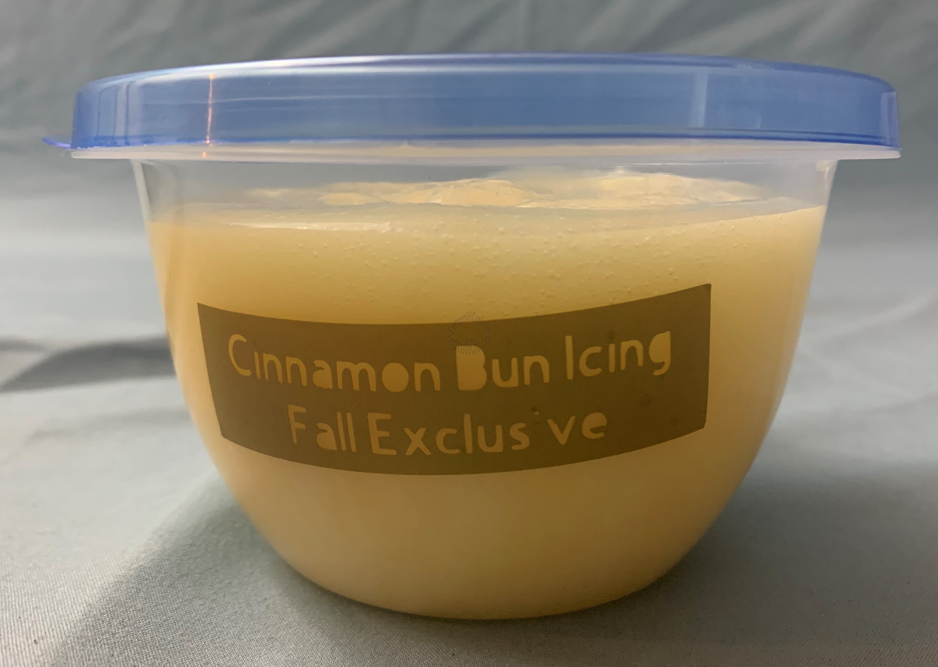 Cinnamon Bun Icing by AND SLIMES