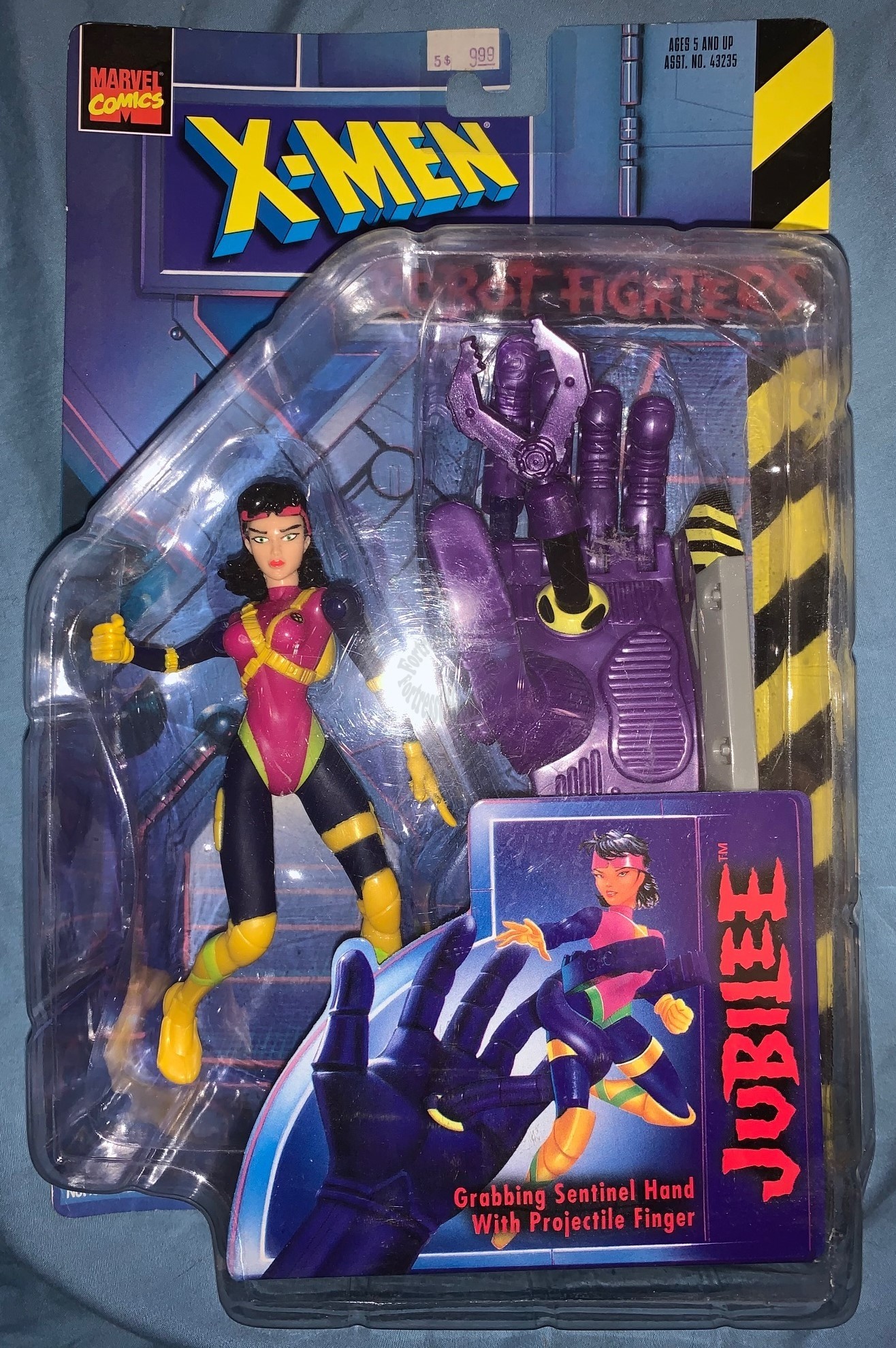 JUBILEE WITH GRABBING SENTINEL HAND - X-MEN ROBOT FIGHTERS 