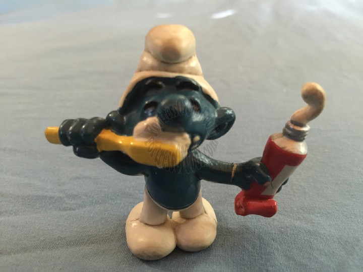 Toothpaste Smurf PVC Figure - Vintage 1979