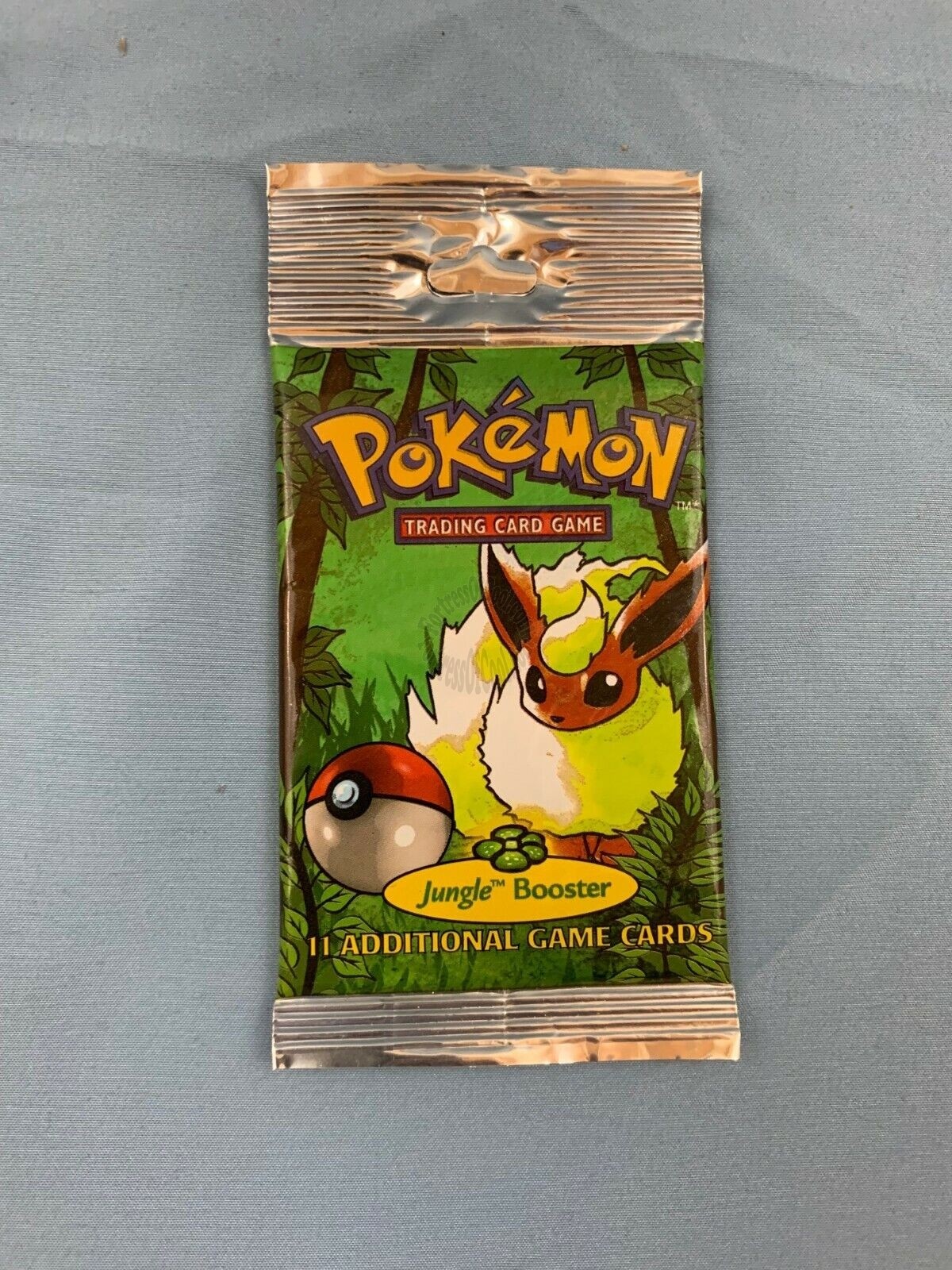 POKEMON JUNGLE BOOSTER PACK FLAREON WOTC 1999 FACTORY SEALED 21.37g