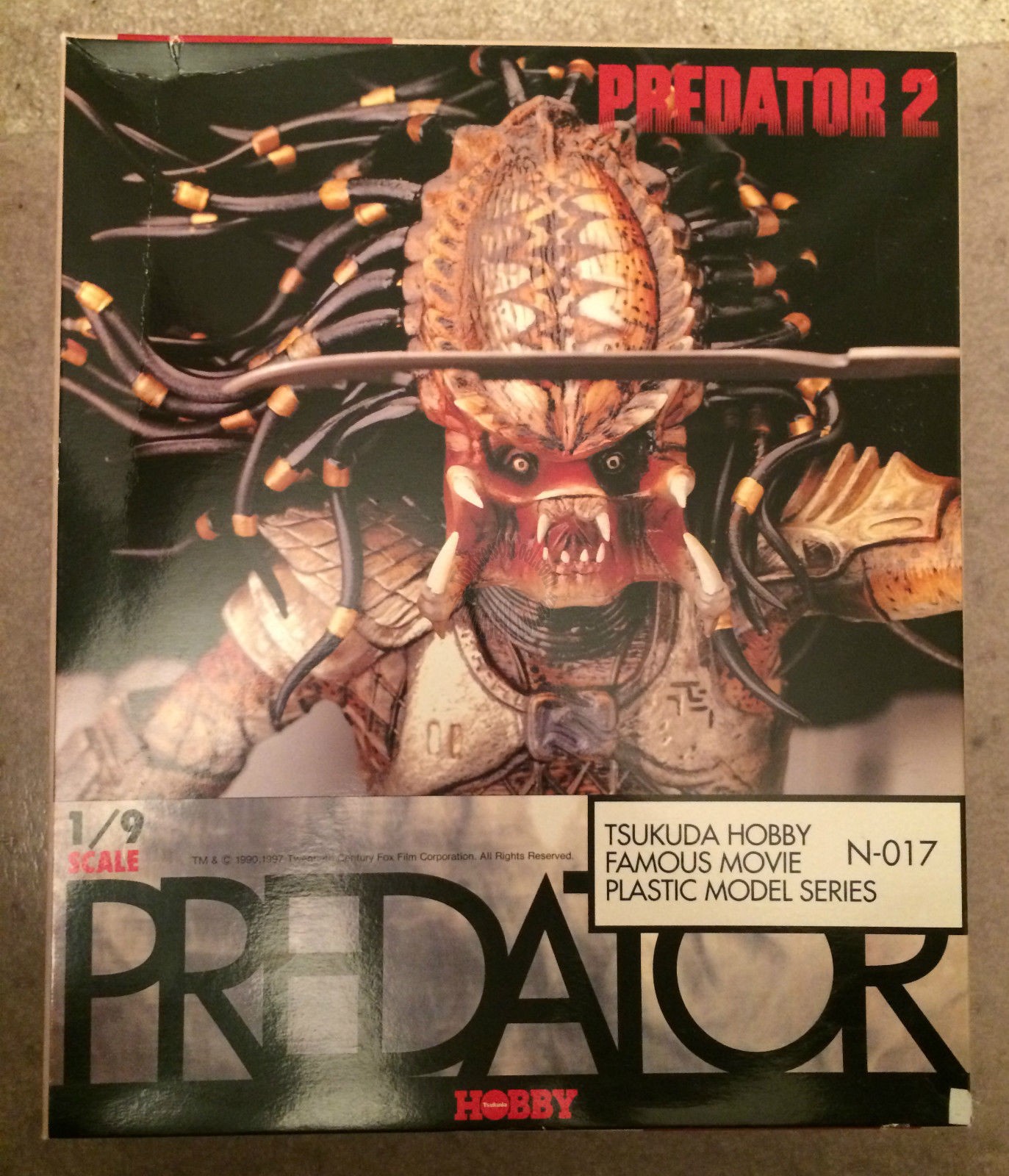 PREDATOR 1/9 SCALE TSUKUDA MODEL KIT