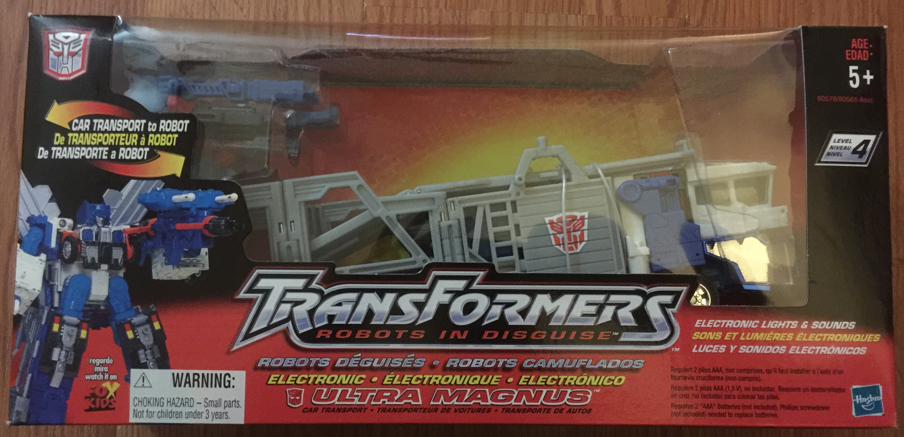 Transformers RID Robots in Disguise Deluxe Electronic light & Sound ULTRA MAGNUS Transport Truck (2001 Hasbro)