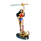 JLA COVER TO COVER STATUE WONDER WOMAN